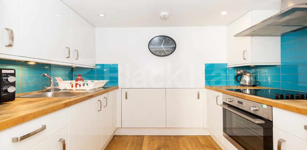 			MINS TO UCL, SOAS & LSE, 2 Bedroom, 1 bath, 1 reception Flat			 Byng Place, RUSSELL SQUARE